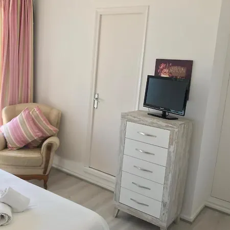 La Llagosta Guest house